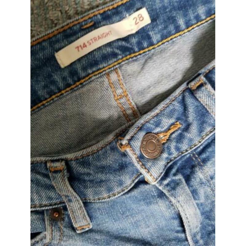 Levis 714 straigt 28 30 mooie lichte zomerse wassing