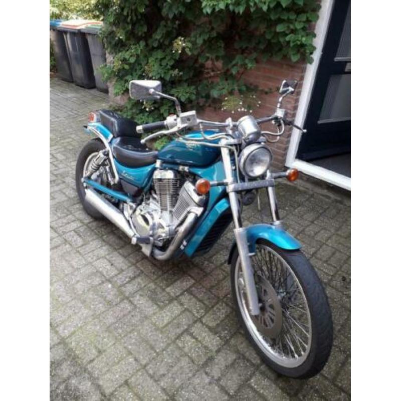 Suzuki vs 600 1995