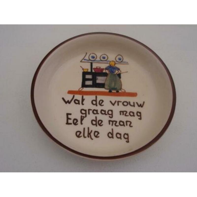 076 Plateel schaaltje Vlieguut, nr. 263; 518; Berendbotje