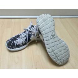 Mooie Nike sneakers wit -zwart maat 37