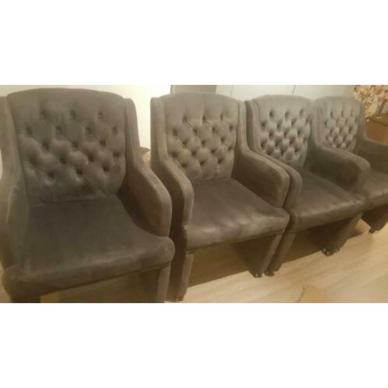 4 Nette eetkamerstoelen op wieltjes T.E.A.B