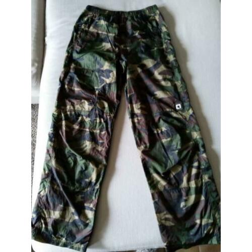 Legerprint broek met zakken en ritsen maat 170