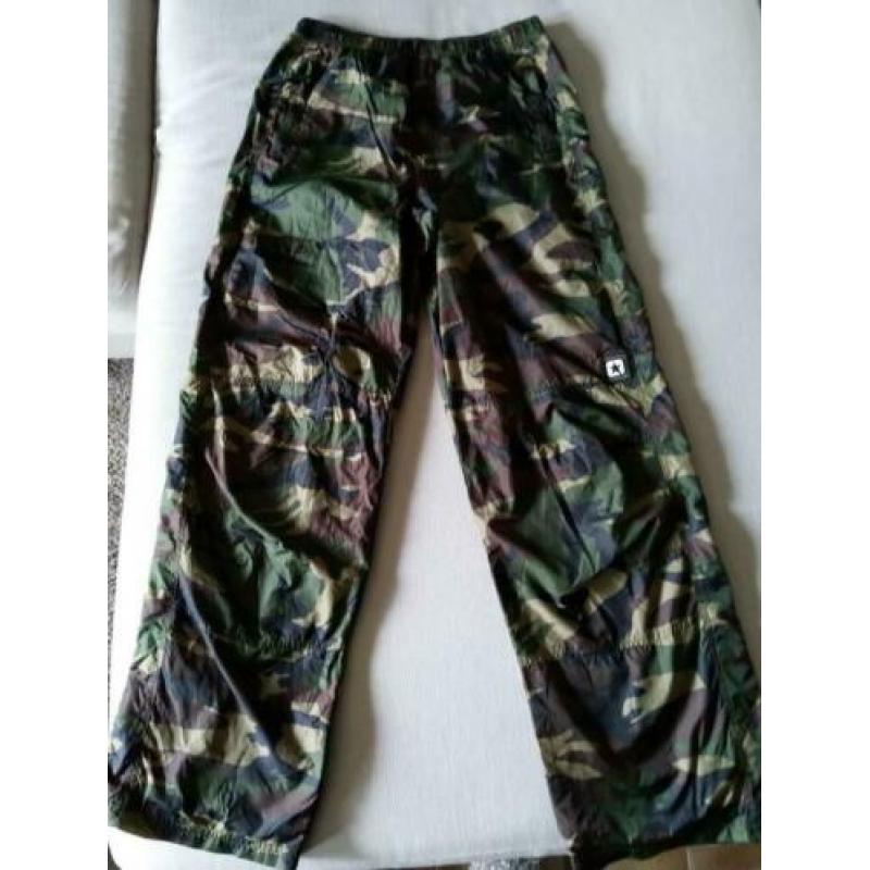 Legerprint broek met zakken en ritsen maat 170