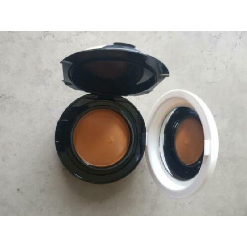 Calvin klein | compact foundation | 600 honey | NIEUW