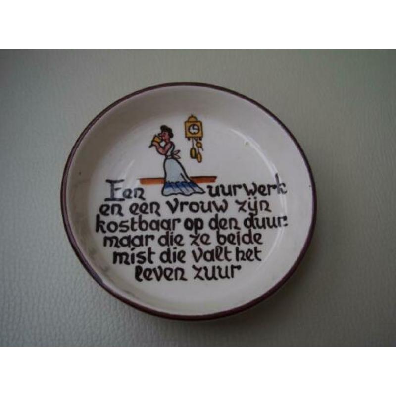 076 Plateel schaaltje Vlieguut, nr. 263; 518; Berendbotje