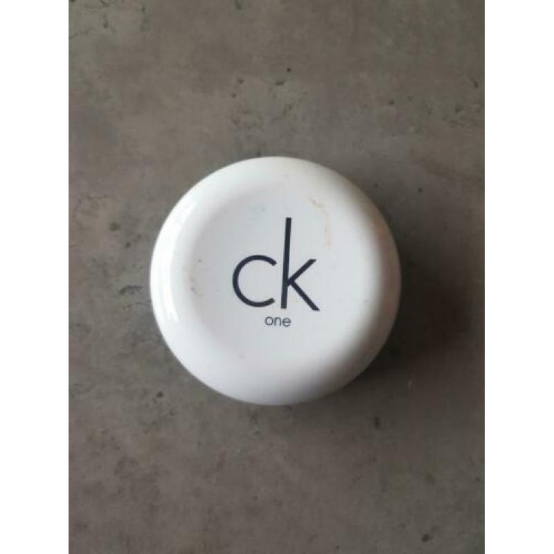 Calvin klein | compact foundation | 600 honey | NIEUW