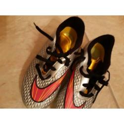Voetbalschoenen nike maat 33