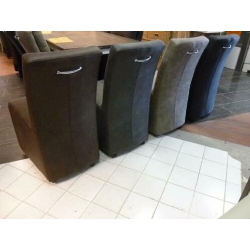 Nieuwe eetkamerstoelen op wielen in cowboy stof, Hugo