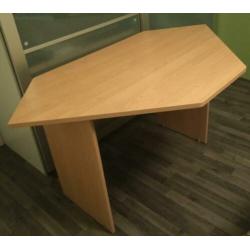 bureau / hoekbureau / buro / hoekburo