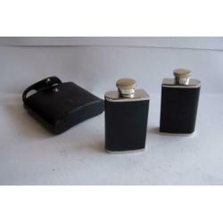 Luxe platvinkjes-set in leren etui. Izgs.