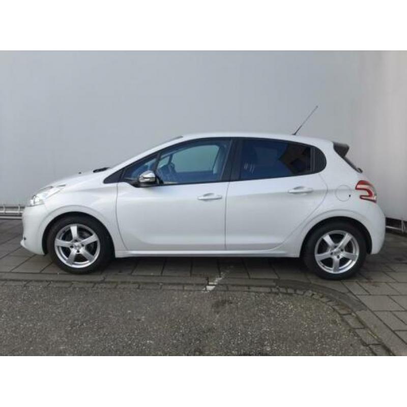Peugeot 208 1.2 e-VTi NU02552 | Navi | Climate | Cruise | Pa