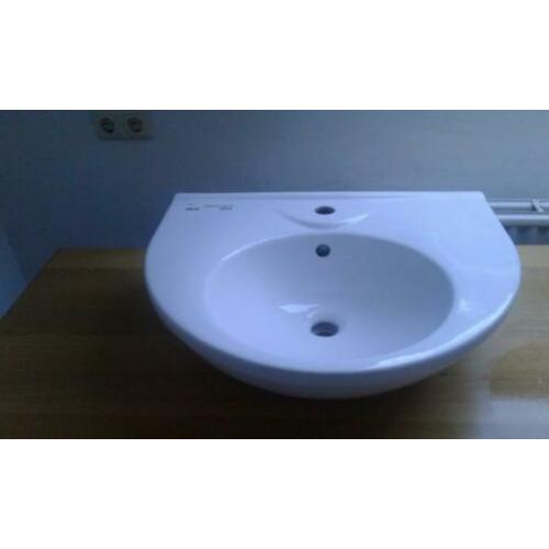 Wasbak en wc fontein en wc bril