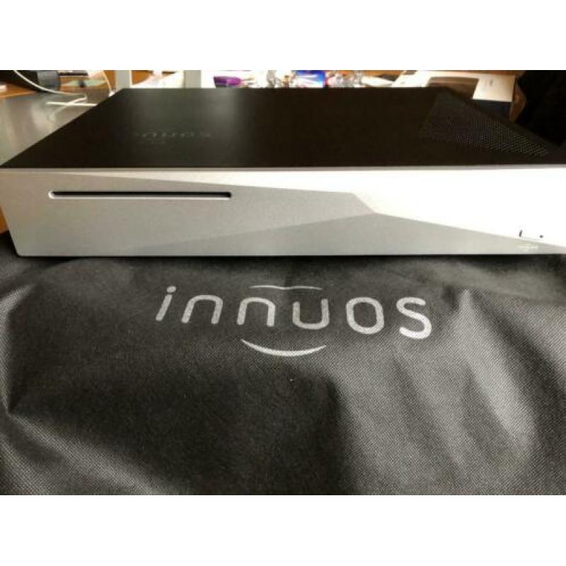 Aurender X725 + Innuos Zen 1TB MK3 streamer.
