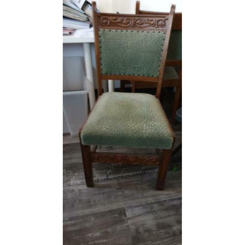 Antieke stoelen met houtsnijwerk 4x