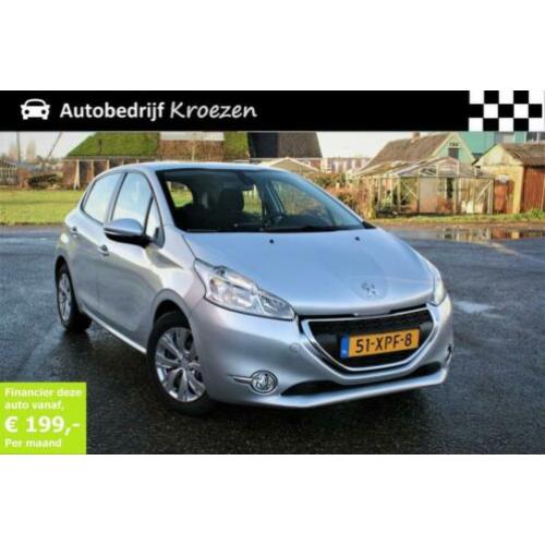 Peugeot 208 1.4 VTi Envy * Navigatie * PDC * NL auto *