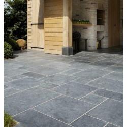 terrastegels Vietnamese hardsteen Anticato wildverband