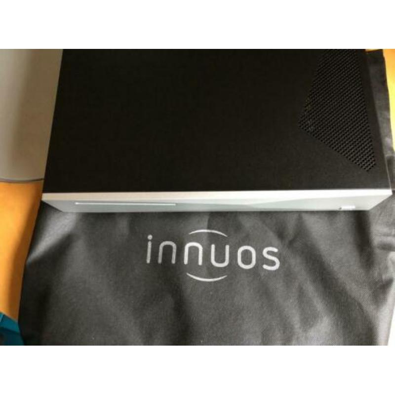 Aurender X725 + Innuos Zen 1TB MK3 streamer.