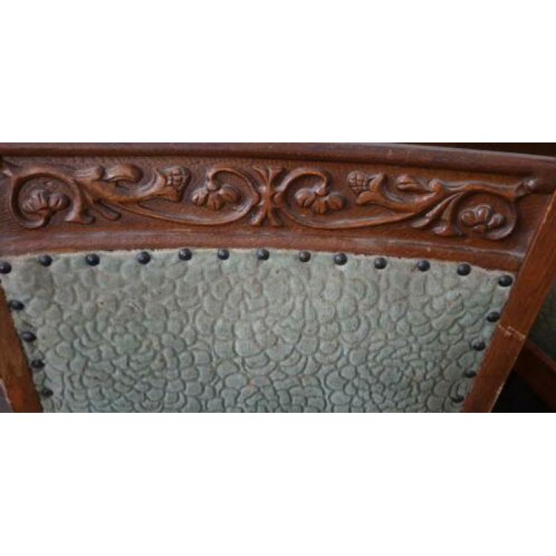 Antieke stoelen met houtsnijwerk 4x