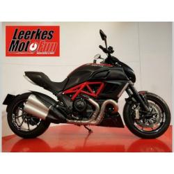 Ducati Diavel 1200 Carbon ABS rood / zwart (2011)
