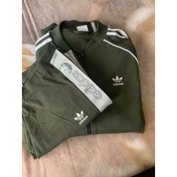 Adidas set, Jack + broek.