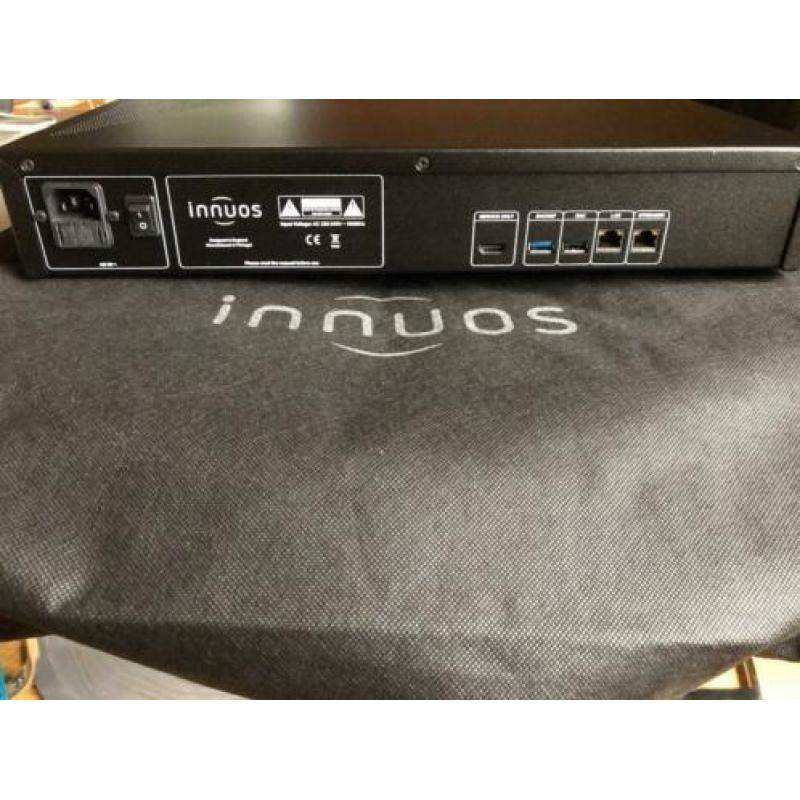 Aurender X725 + Innuos Zen 1TB MK3 streamer.