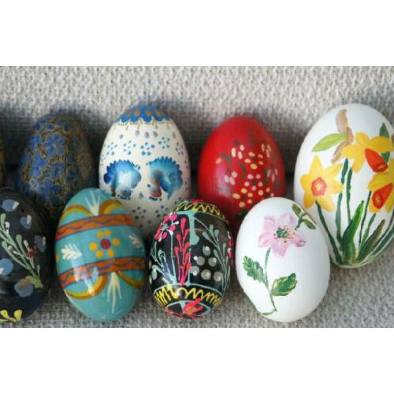 12 kunst beschilderde eieren, tevens pasen. handbeschilderd