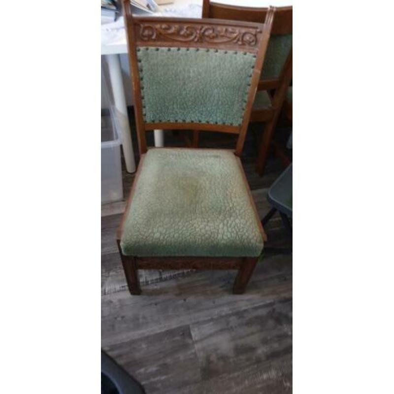 Antieke stoelen met houtsnijwerk 4x