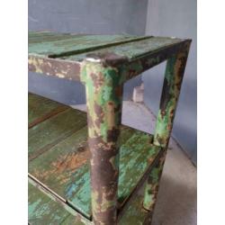 Industriële sidetable, stellingkast groen