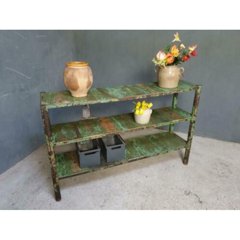 Industriële sidetable, stellingkast groen