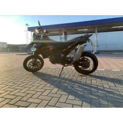 KTM 690SM SUPERMOTO 35kw(vol vermogen)