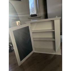 Leuk spiegelkastje te koop