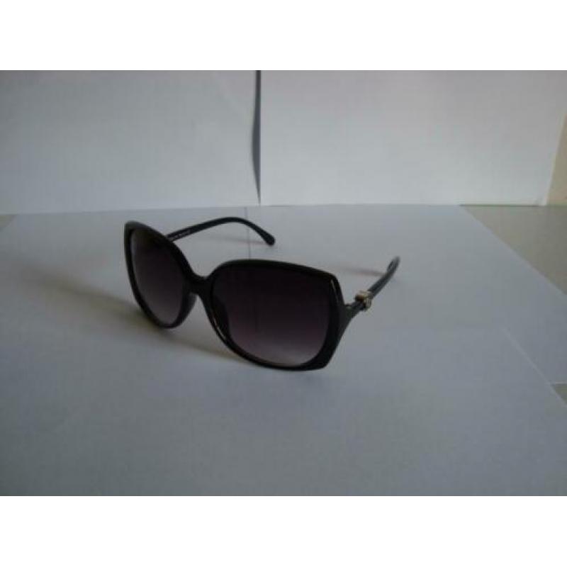 Super Mooie dames Character Brand Zonnebril voor € 9,95