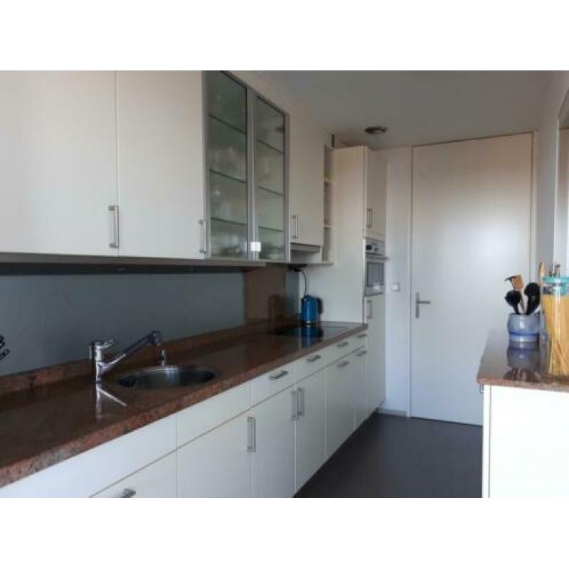 Fraaie complete keuken zelf demonteren