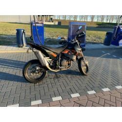 KTM 690SM SUPERMOTO 35kw(vol vermogen)