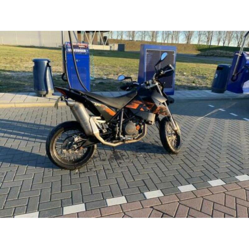 KTM 690SM SUPERMOTO 35kw(vol vermogen)