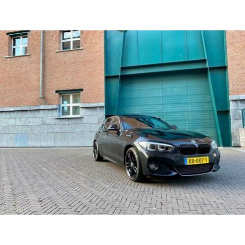 BMW 1-Serie 2.0 120I 5DR AUT 2017 Zwart M pakket Shadow line