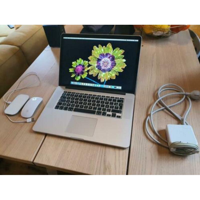 Macbook pro 15 inch mid 2015 perfecte staat