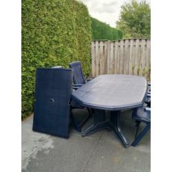Donkerblauwe tuintafel met 4 verstelbare stoelen met kussens