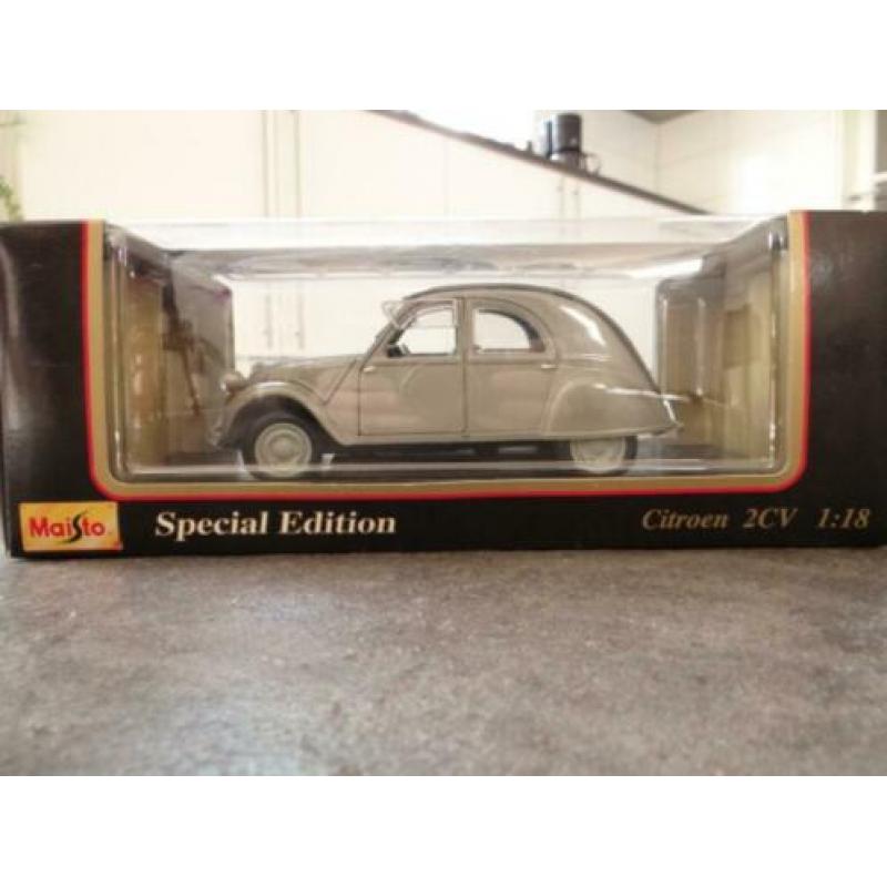 2CV 1:18 Maisto