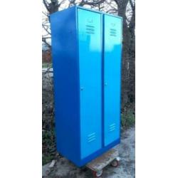 lockerkast / oude metalen kledingkast