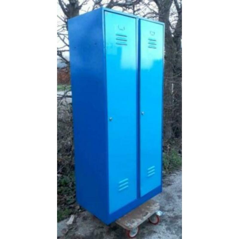 lockerkast / oude metalen kledingkast