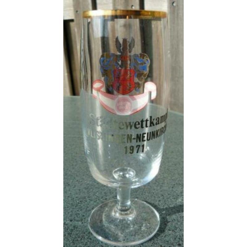 Schloss bräu bierglas op voet uit 1971.