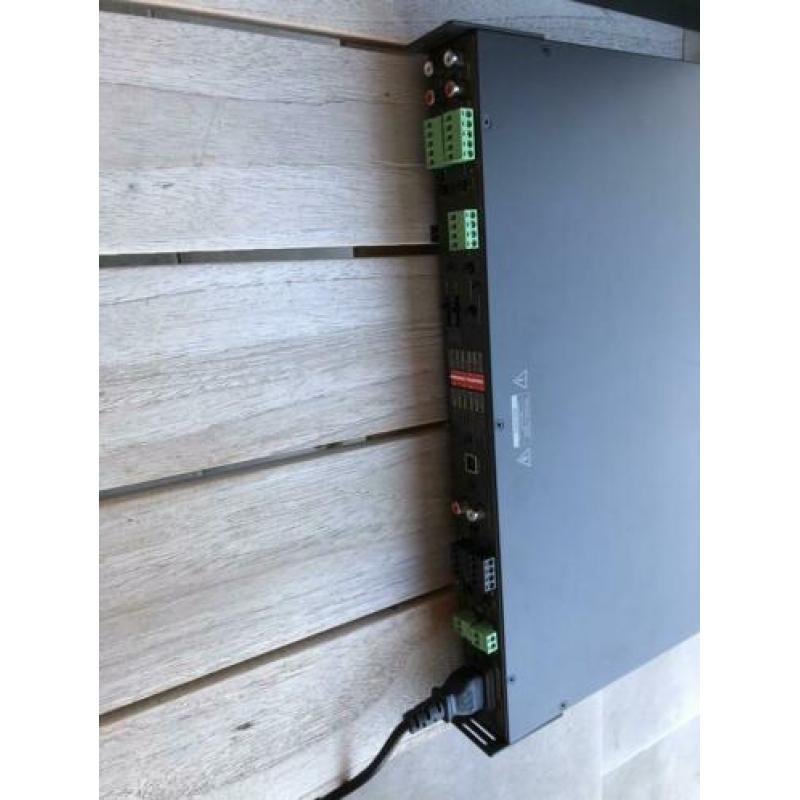 Professionele bose freespace iza 2120 HZ versterker