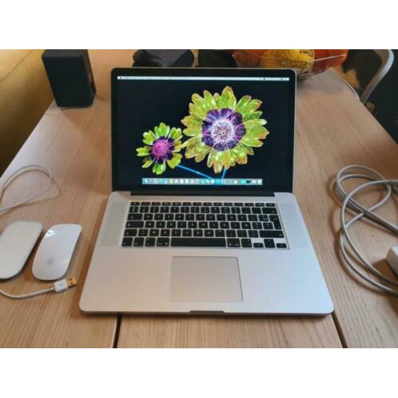 Macbook pro 15 inch mid 2015 perfecte staat