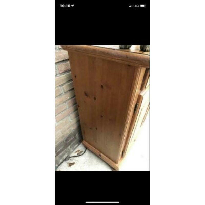 Mooie grote grenenhouten kast