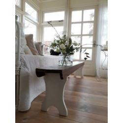 Oude bank / tafel (nuzzelspul)