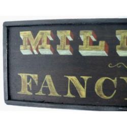 Antiek reclame bord/houten paneel/hoeden- modewinkel
