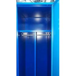 lockerkast / oude metalen kledingkast