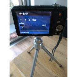 Goede digitale camera inclusief standaard