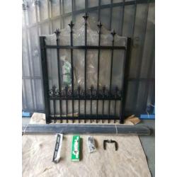 Zeer degelijk inlooppoort 90 x 120cm compleet met slot,palen